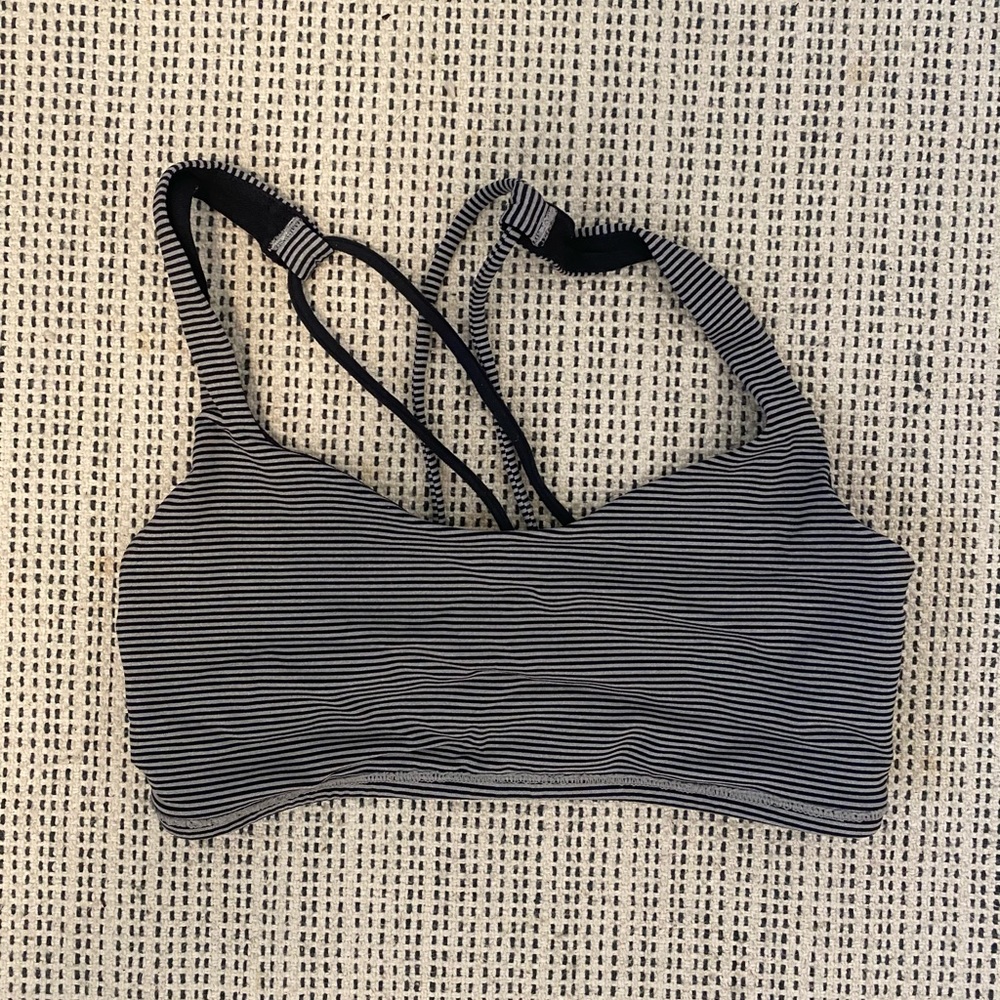 Lululemon free to be bra